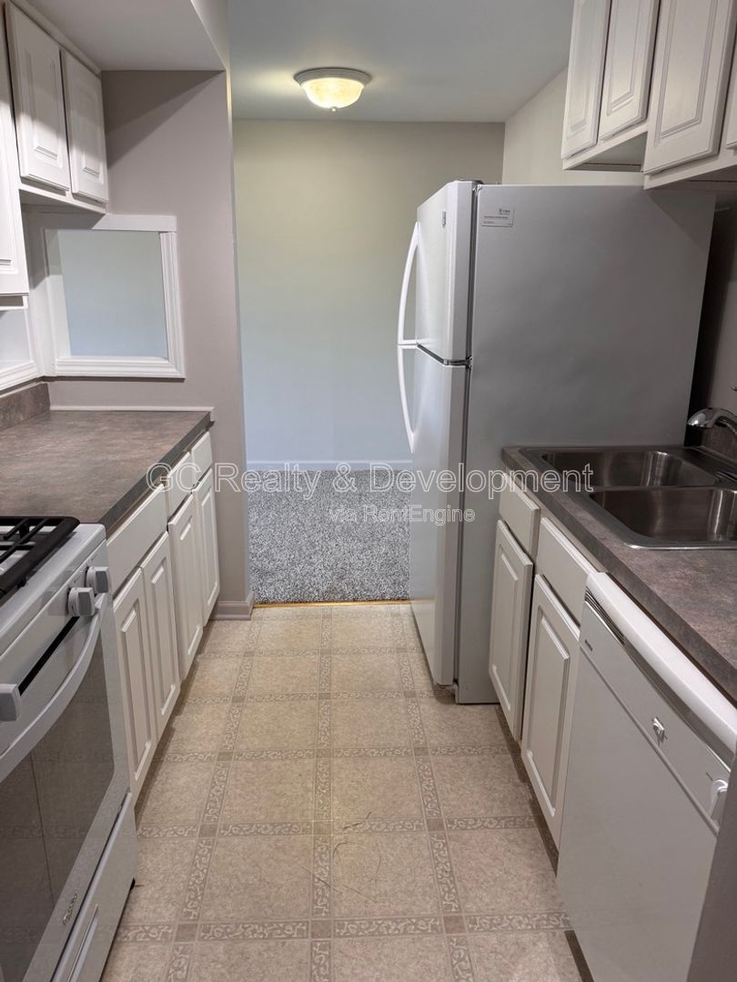 *** ​​1 BDRM - 1 BTH / ALL UTILITIES INCL / STORAGE UNIT / LAUNDRY ON SITE *** property image