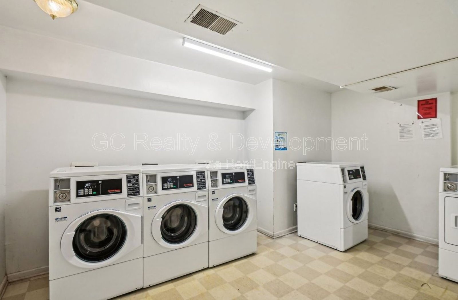 *** ​​1 BDRM - 1 BTH / ALL UTILITIES INCL / STORAGE UNIT / LAUNDRY ON SITE *** property image