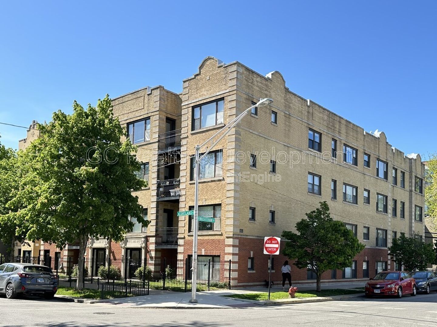 *** COMING SOON 7/15/26! / LOGAN SQUARE / JACUZZI TUB / IN UNIT LAUNDRY / RECENTLY REHABBED / STORAGE UNIT *** property image