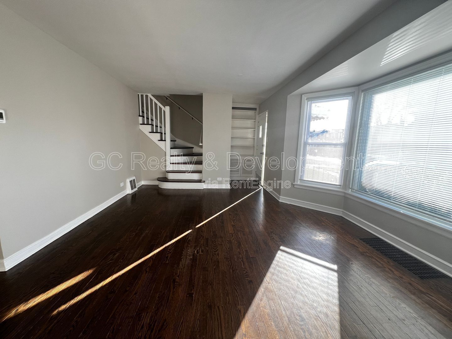 *** RECENTLY RENOVATED 3 BEDROOM / 2 BATH / FULL BASEMENT / DETACHED GARAGE *** property image