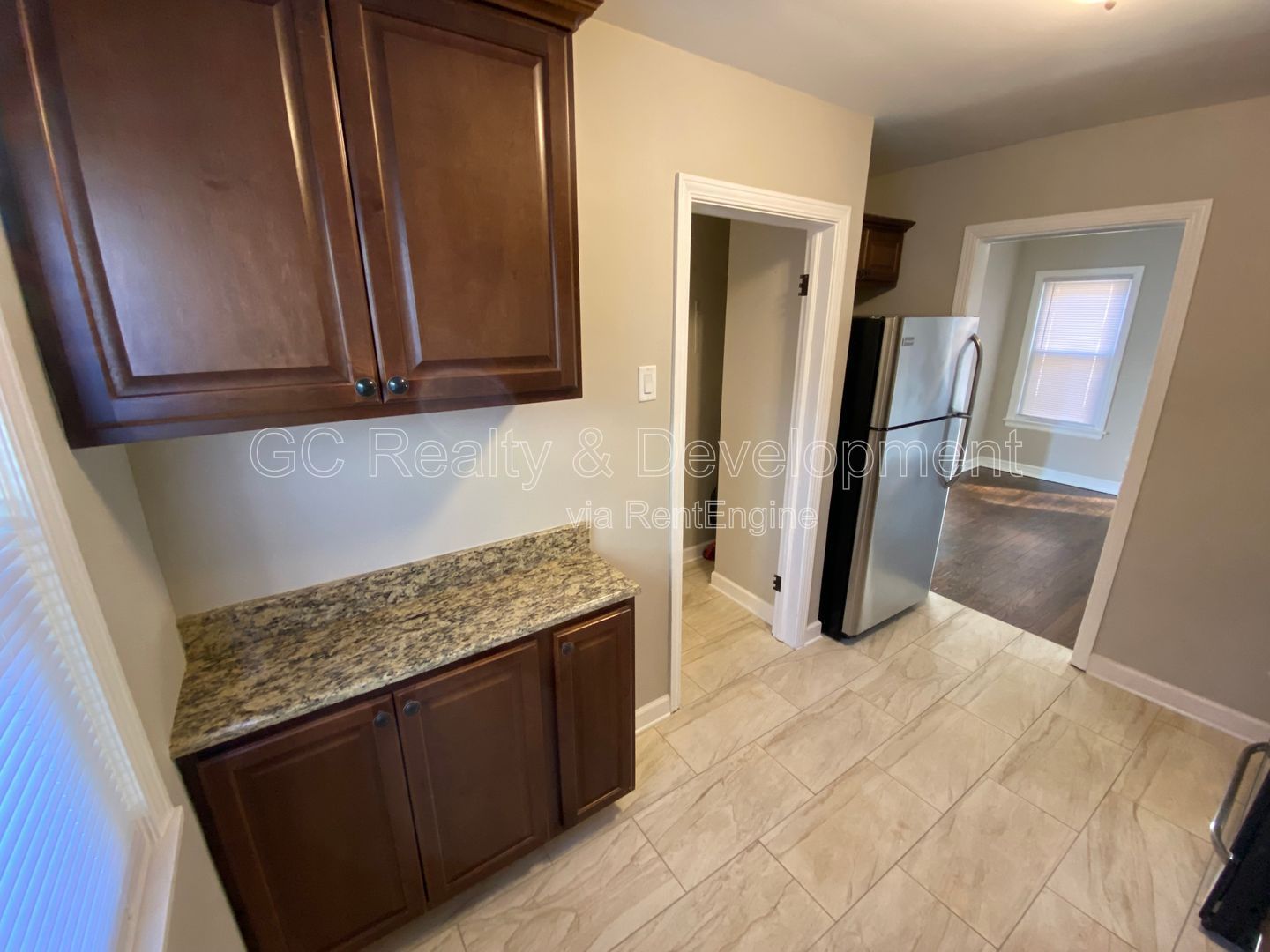 *** RECENTLY RENOVATED 3 BEDROOM / 2 BATH / FULL BASEMENT / DETACHED GARAGE *** property image