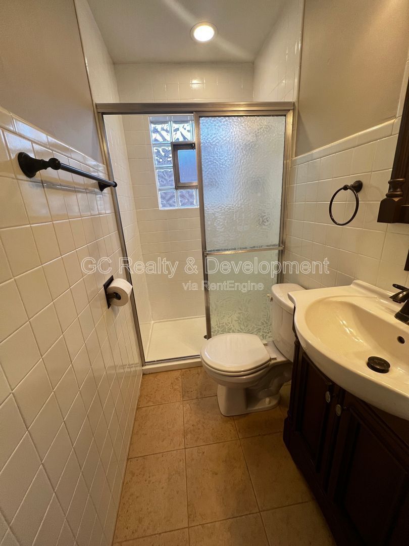 *** RECENTLY RENOVATED 3 BEDROOM / 2 BATH / FULL BASEMENT / DETACHED GARAGE *** property image