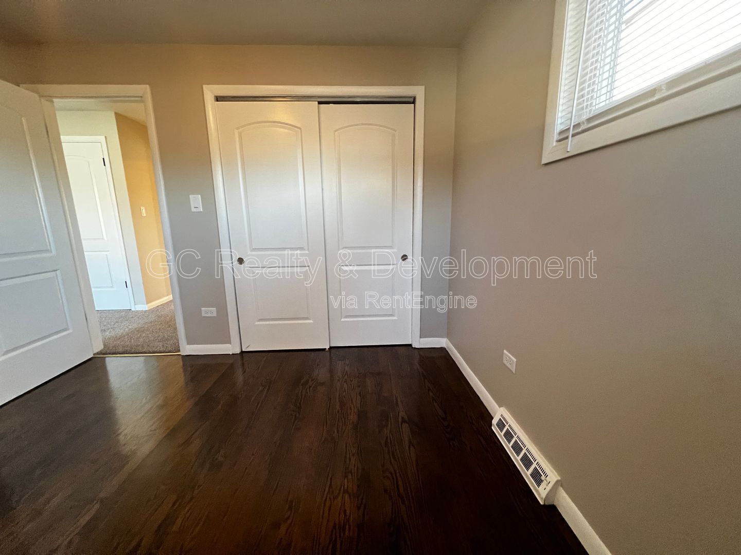 *** RECENTLY RENOVATED 3 BEDROOM / 2 BATH / FULL BASEMENT / DETACHED GARAGE *** property image
