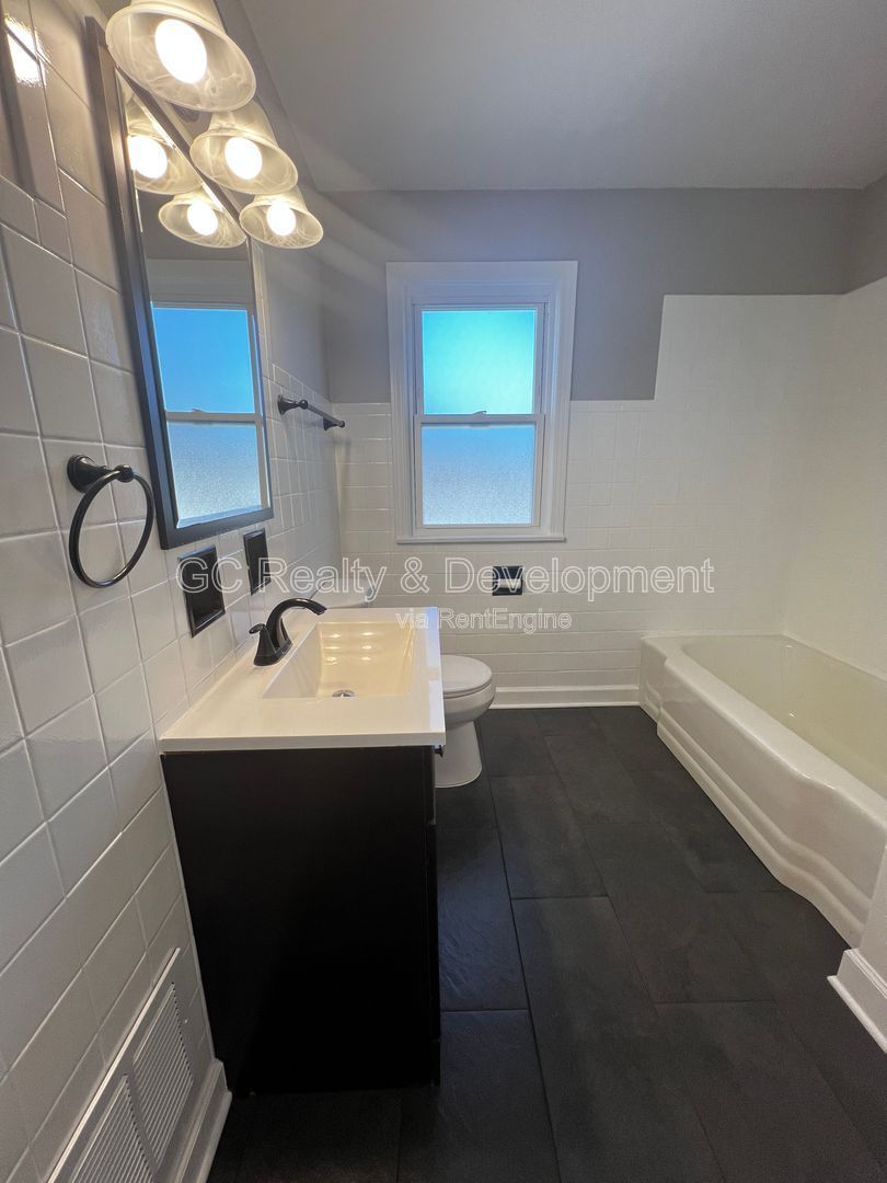 *** RECENTLY RENOVATED 3 BEDROOM / 2 BATH / FULL BASEMENT / DETACHED GARAGE *** property image