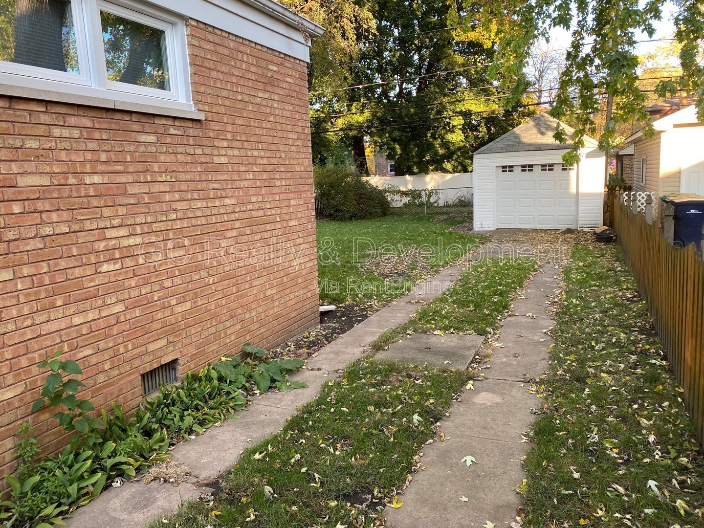 *** RECENTLY RENOVATED 3 BEDROOM / 2 BATH / FULL BASEMENT / DETACHED GARAGE *** property image