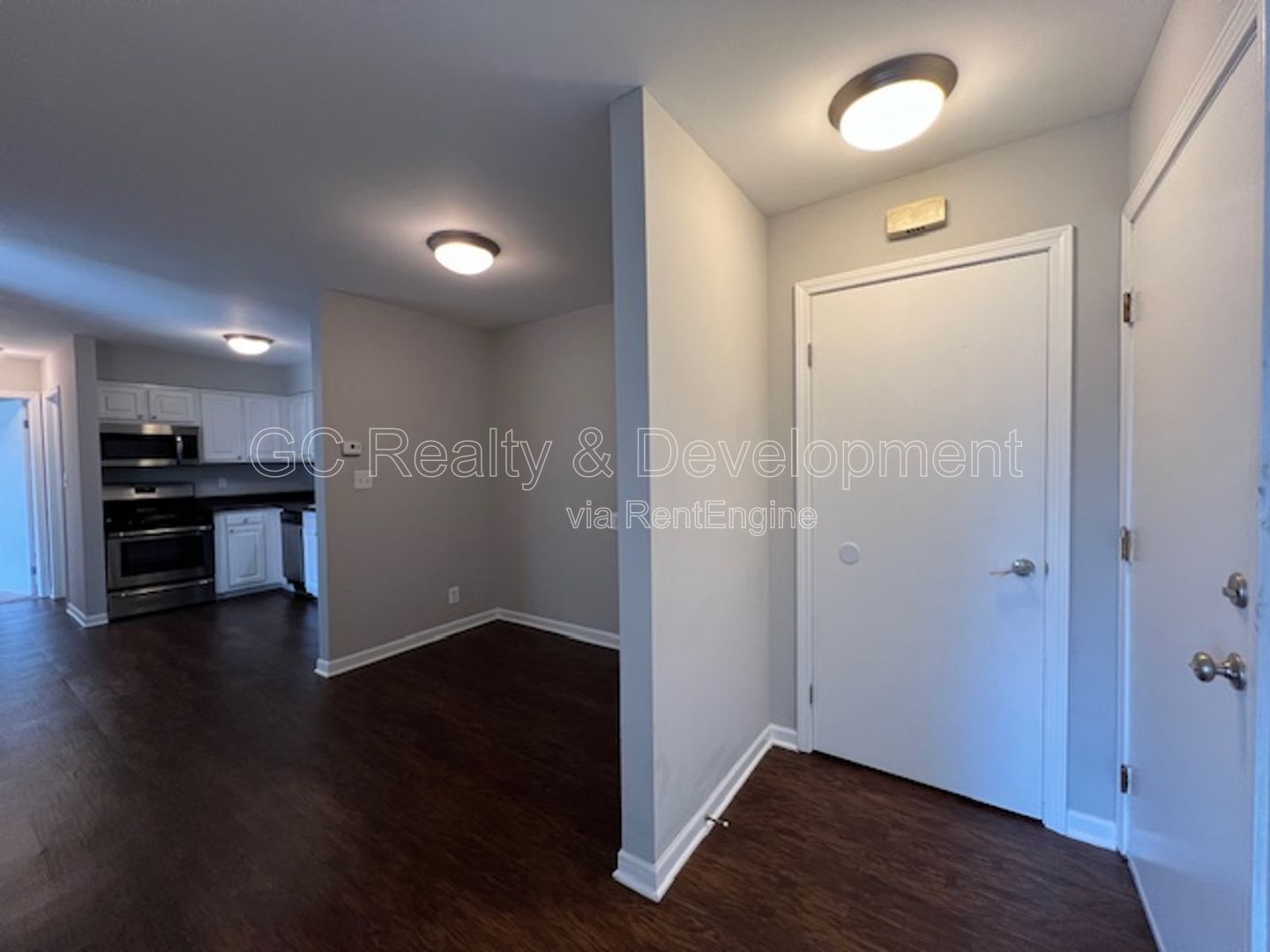 *** HEAT INCL / 2ND FLOOR UNIT / 2 BDRM / LARGE PRIVATE STORAGE UNIT / W&D IN BUILDING*** property image