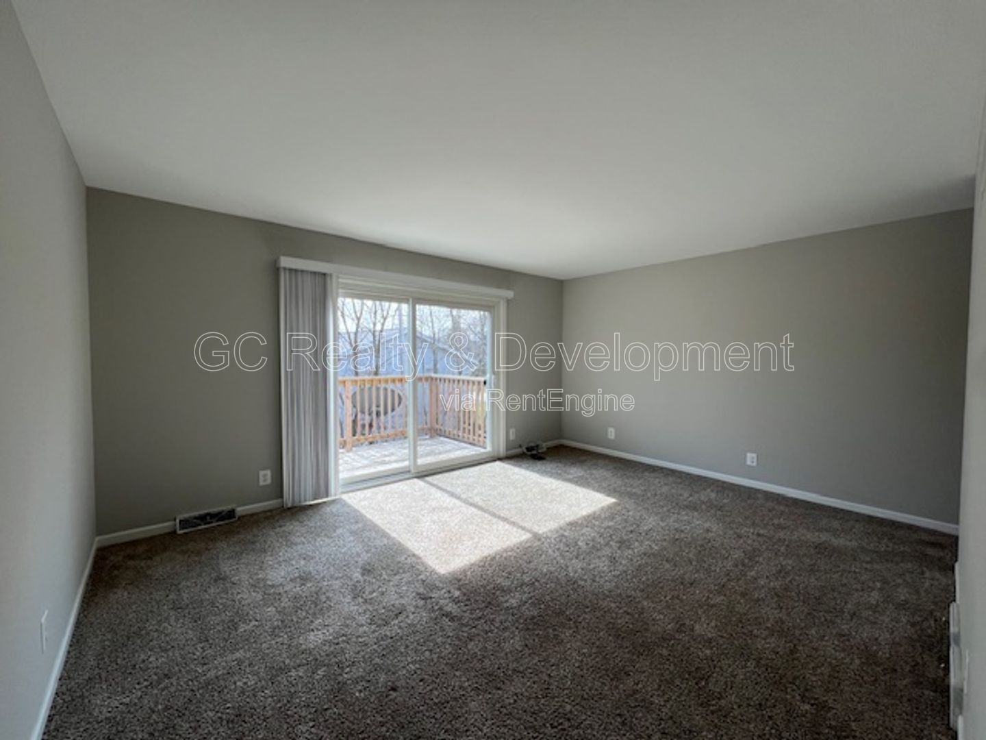 *** HEAT INCL / 2ND FLOOR UNIT / 2 BDRM / LARGE PRIVATE STORAGE UNIT / W&D IN BUILDING*** property image
