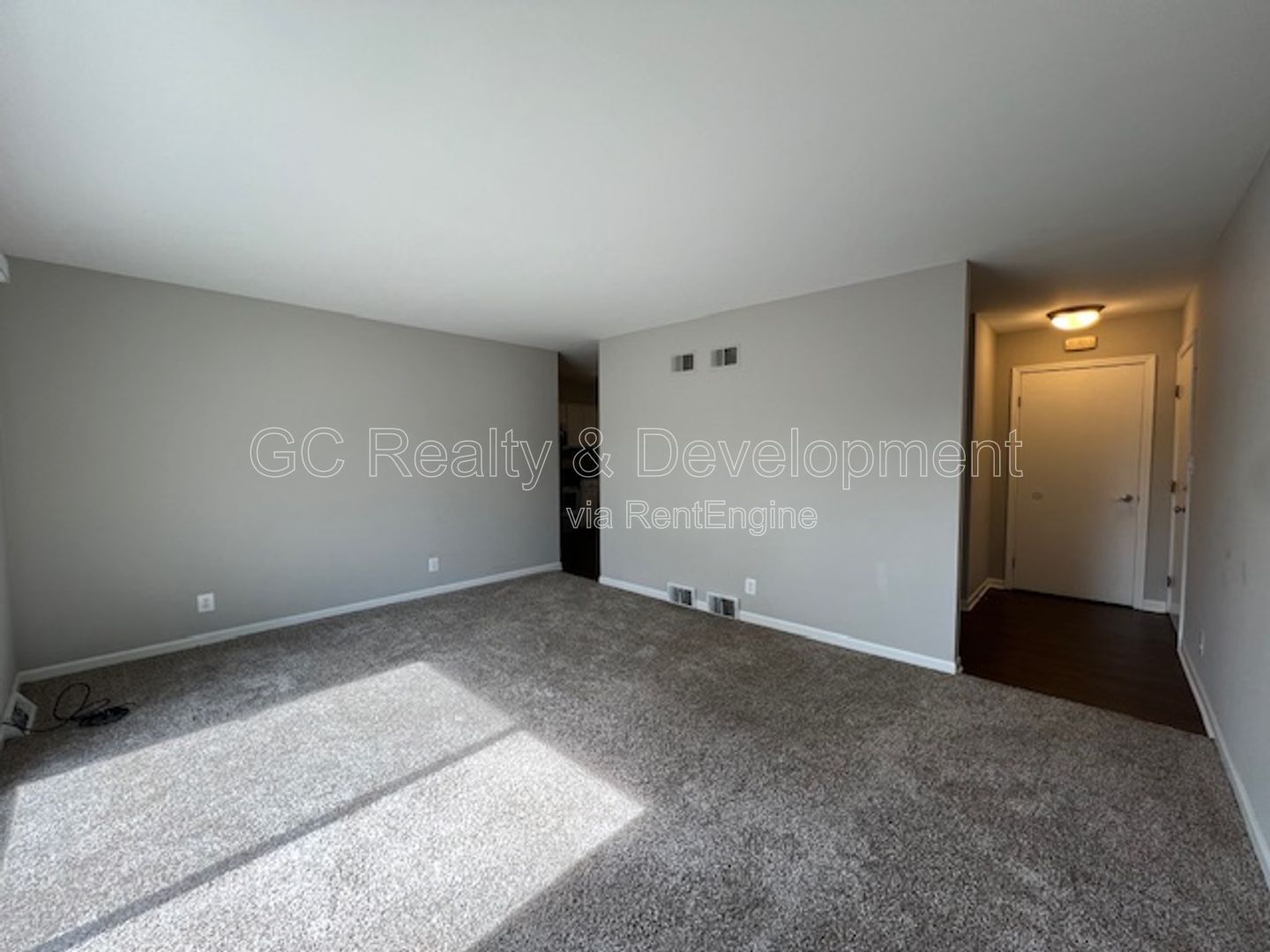 *** HEAT INCL / 2ND FLOOR UNIT / 2 BDRM / LARGE PRIVATE STORAGE UNIT / W&D IN BUILDING*** property image