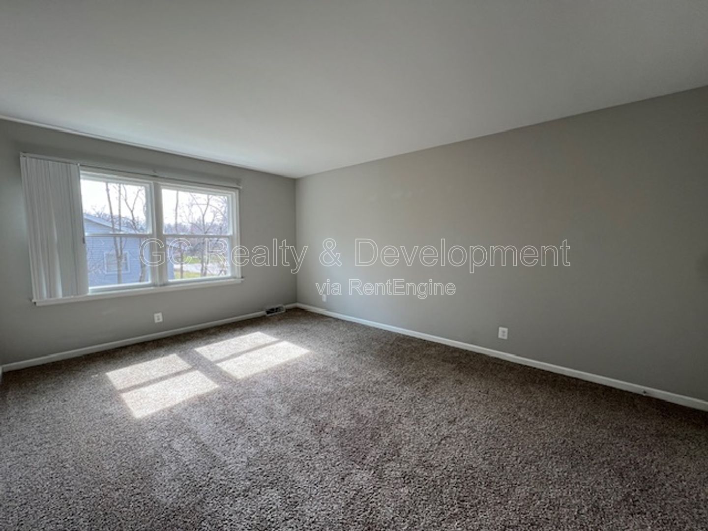 *** HEAT INCL / 2ND FLOOR UNIT / 2 BDRM / LARGE PRIVATE STORAGE UNIT / W&D IN BUILDING*** property image