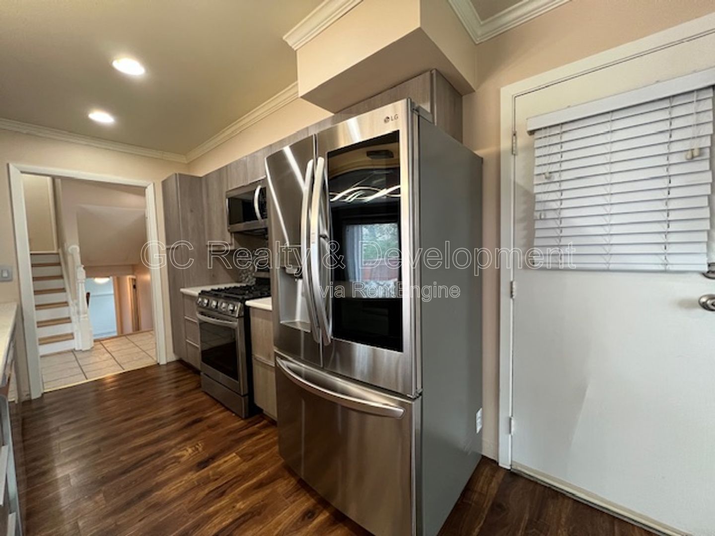 ***HOFFMAN ESTATES / 4 BDRM / 2 BTH / SS APPL INCL / LAUNDRY ROOM / ATTACHED 2-CAR GARAGE*** property image