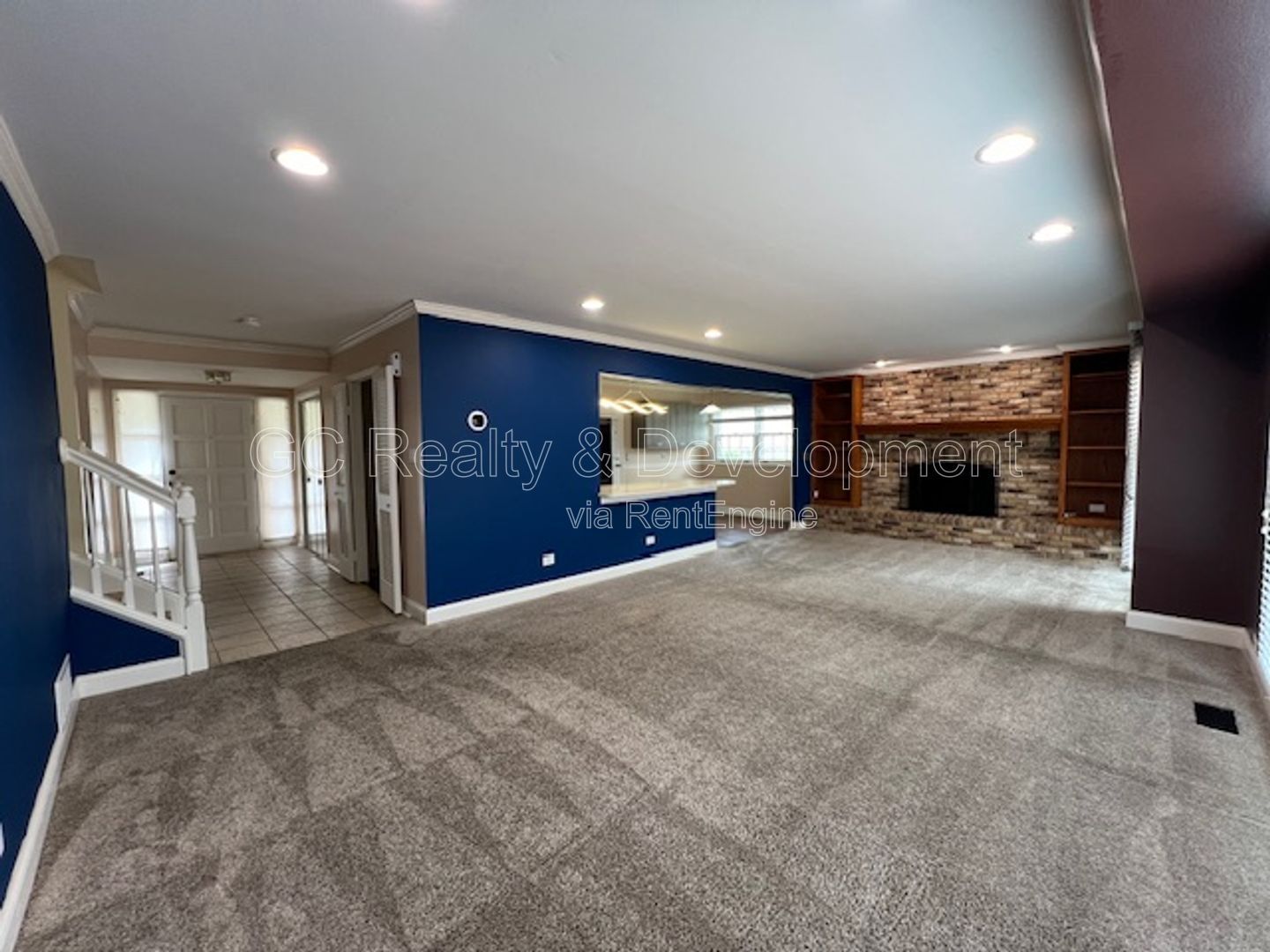 ***HOFFMAN ESTATES / 4 BDRM / 2 BTH / SS APPL INCL / LAUNDRY ROOM / ATTACHED 2-CAR GARAGE*** property image