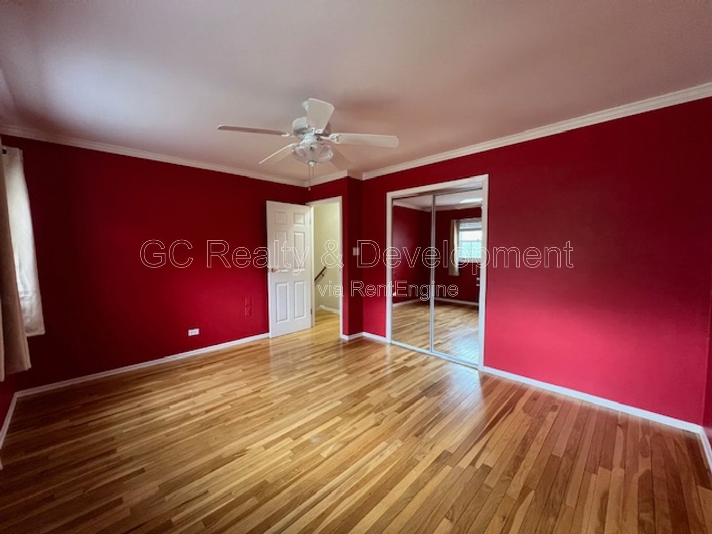 ***HOFFMAN ESTATES / 4 BDRM / 2 BTH / SS APPL INCL / LAUNDRY ROOM / ATTACHED 2-CAR GARAGE*** property image