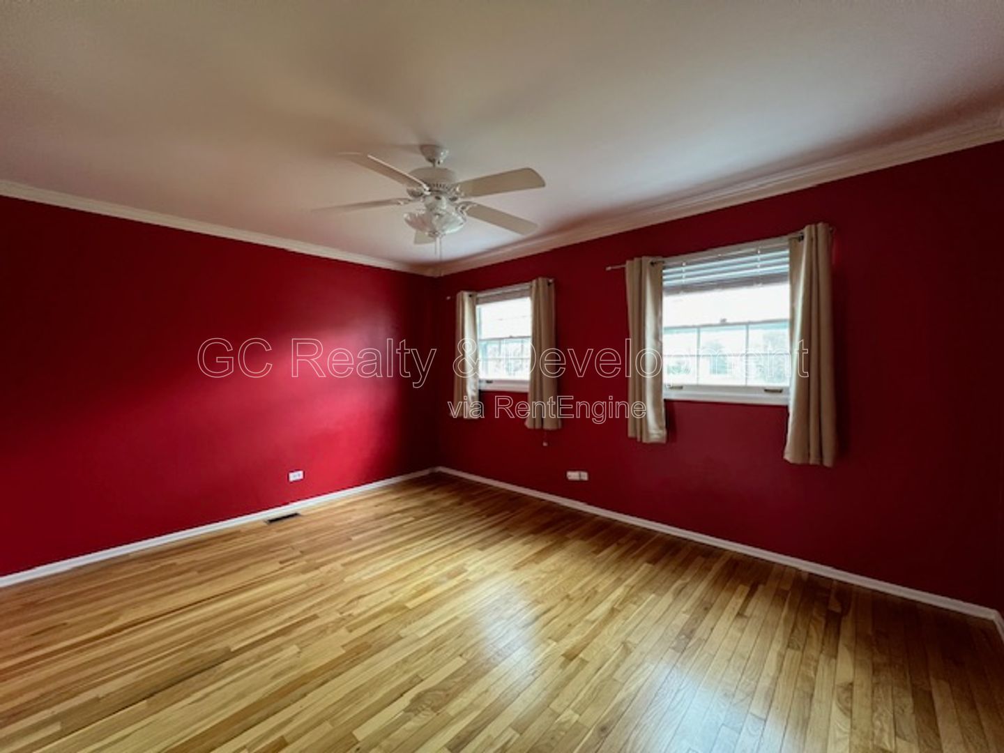 ***HOFFMAN ESTATES / 4 BDRM / 2 BTH / SS APPL INCL / LAUNDRY ROOM / ATTACHED 2-CAR GARAGE*** property image