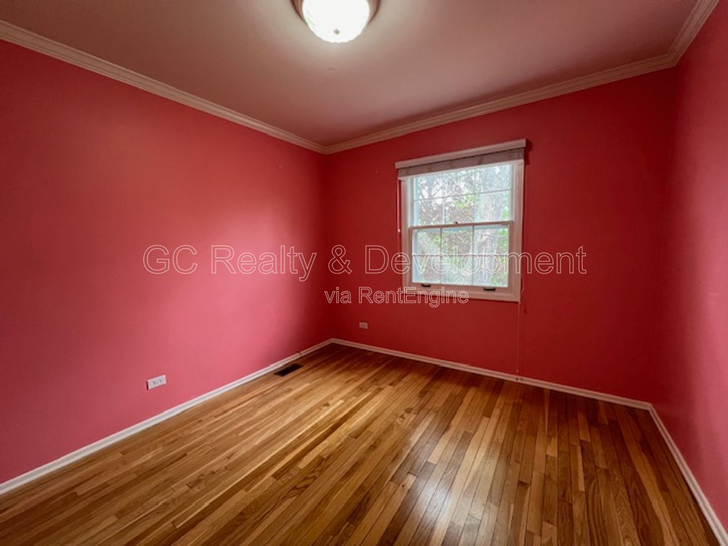 ***HOFFMAN ESTATES / 4 BDRM / 2 BTH / SS APPL INCL / LAUNDRY ROOM / ATTACHED 2-CAR GARAGE*** property image