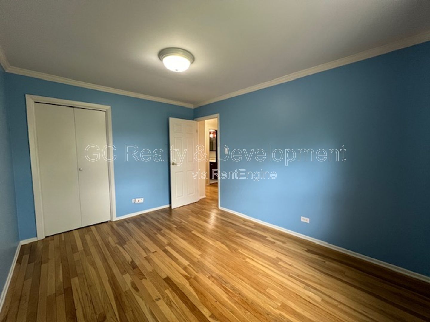 ***HOFFMAN ESTATES / 4 BDRM / 2 BTH / SS APPL INCL / LAUNDRY ROOM / ATTACHED 2-CAR GARAGE*** property image