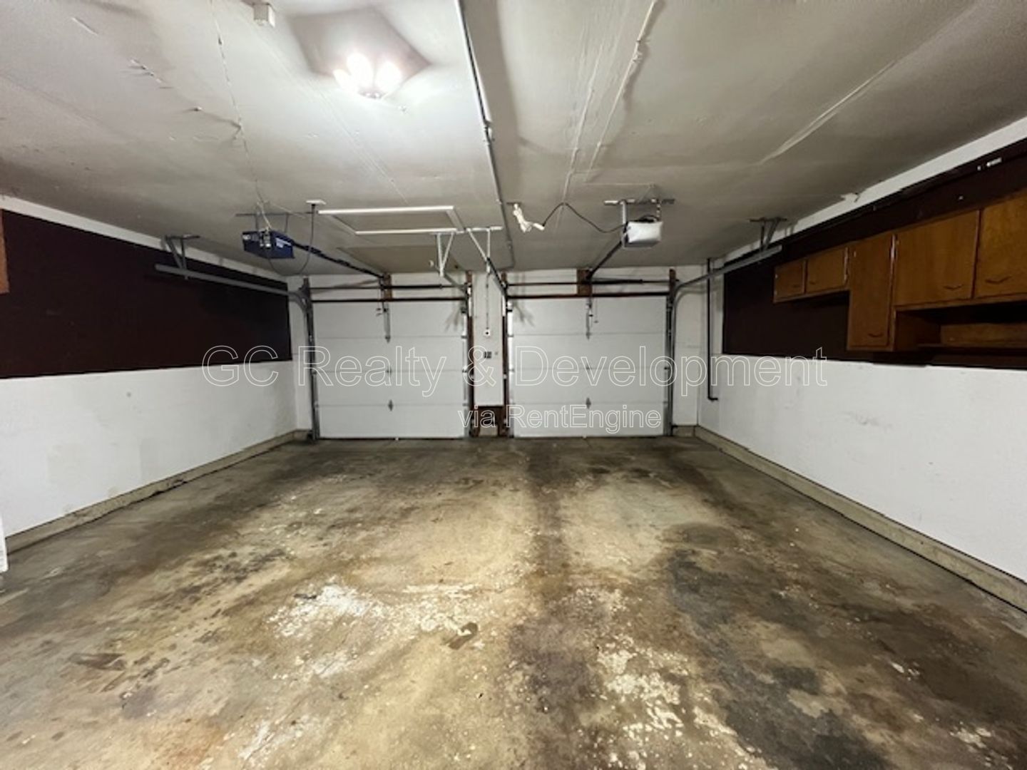 ***HOFFMAN ESTATES / 4 BDRM / 2 BTH / SS APPL INCL / LAUNDRY ROOM / ATTACHED 2-CAR GARAGE*** property image