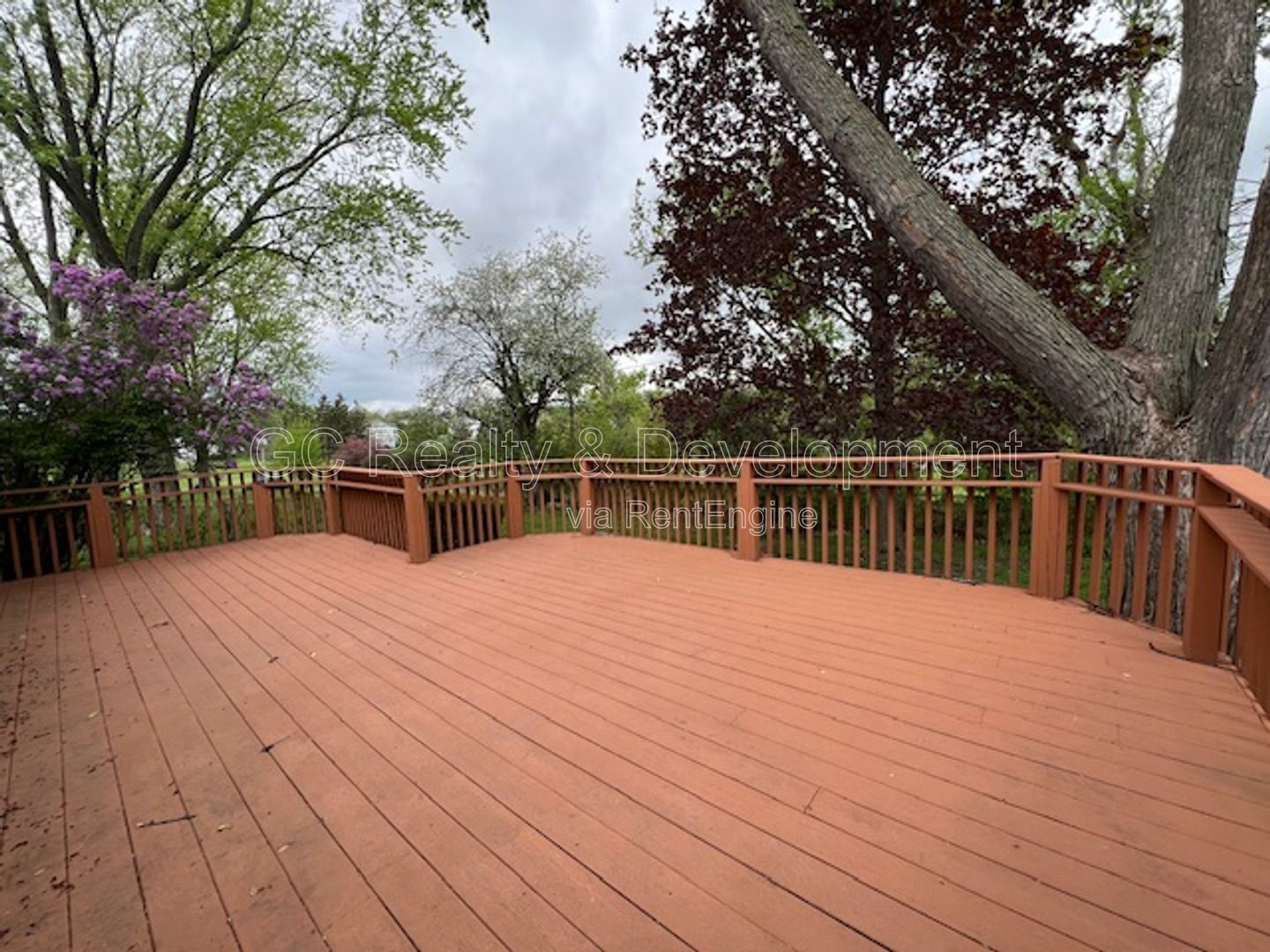 ***HOFFMAN ESTATES / 4 BDRM / 2 BTH / SS APPL INCL / LAUNDRY ROOM / ATTACHED 2-CAR GARAGE*** property image
