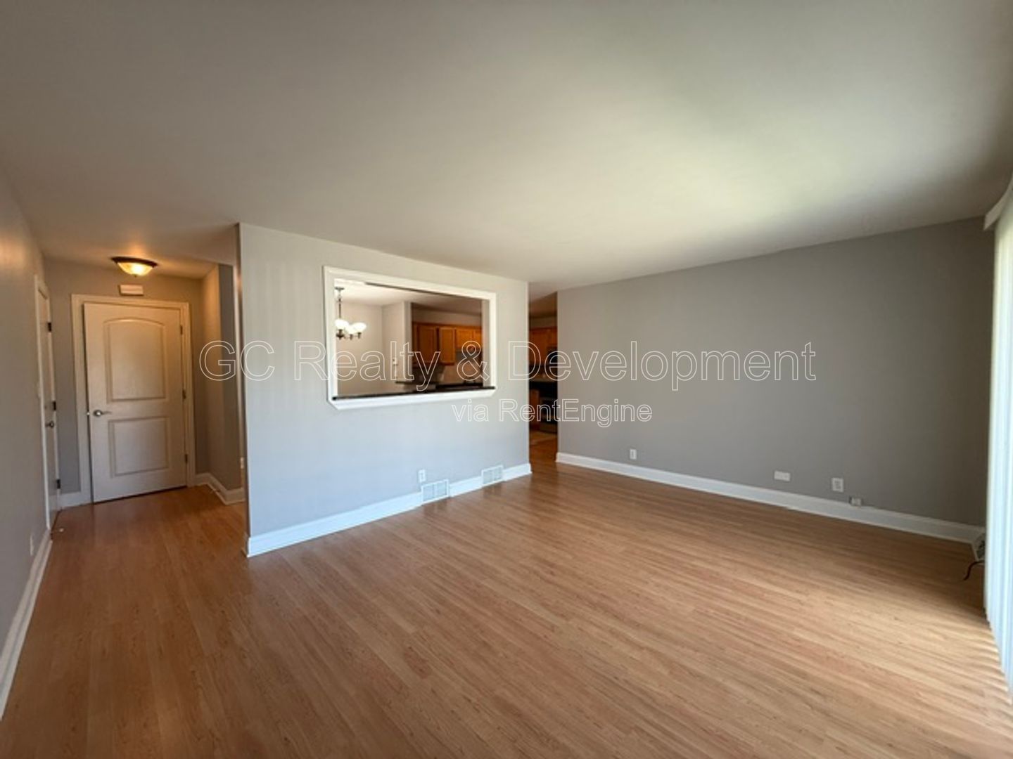 *** 2 BDRM / FIRST FLOOR UNIT / LAUNDRY IN BUILDING / PET FRIENDLY *** property image