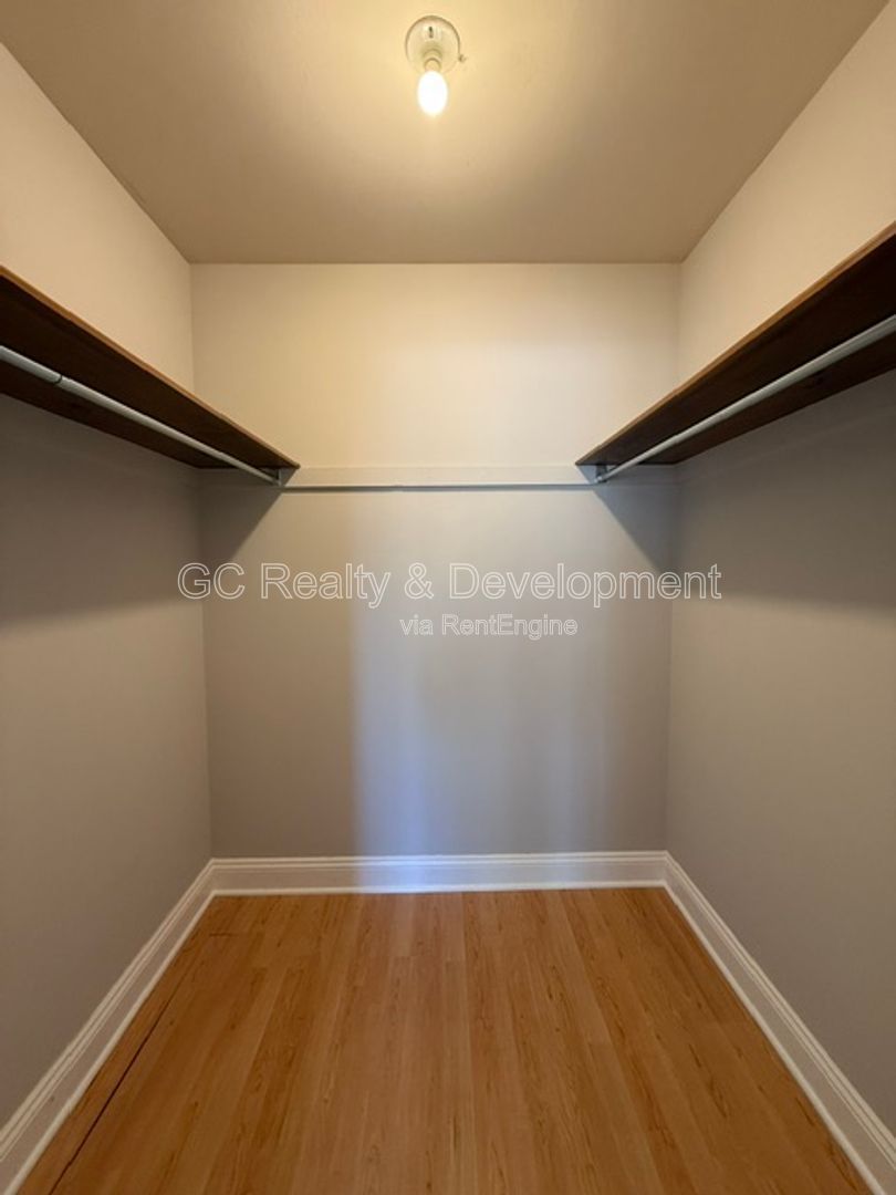 *** 2 BDRM / FIRST FLOOR UNIT / LAUNDRY IN BUILDING / PET FRIENDLY *** property image