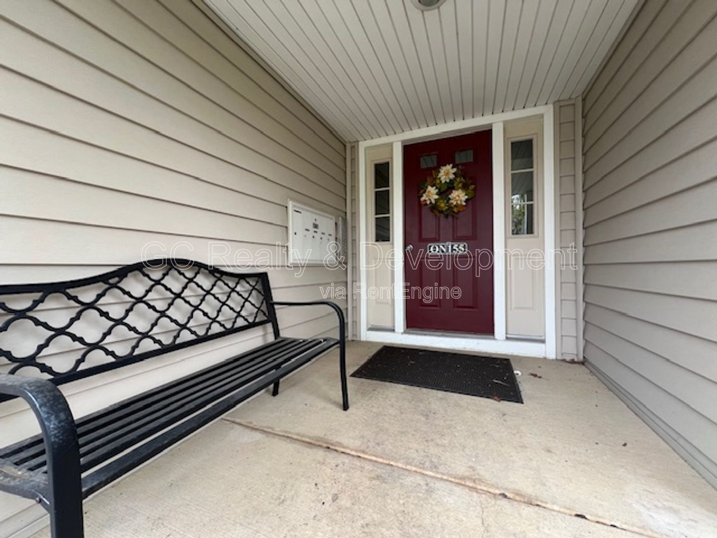 *** WINFIELD / 2 BDRM / 2 BTH / APPLIANCES INCL / LAUNDRY IN UNIT / ATTACHED CAR GARAGE / PET FRIENDLY*** property image