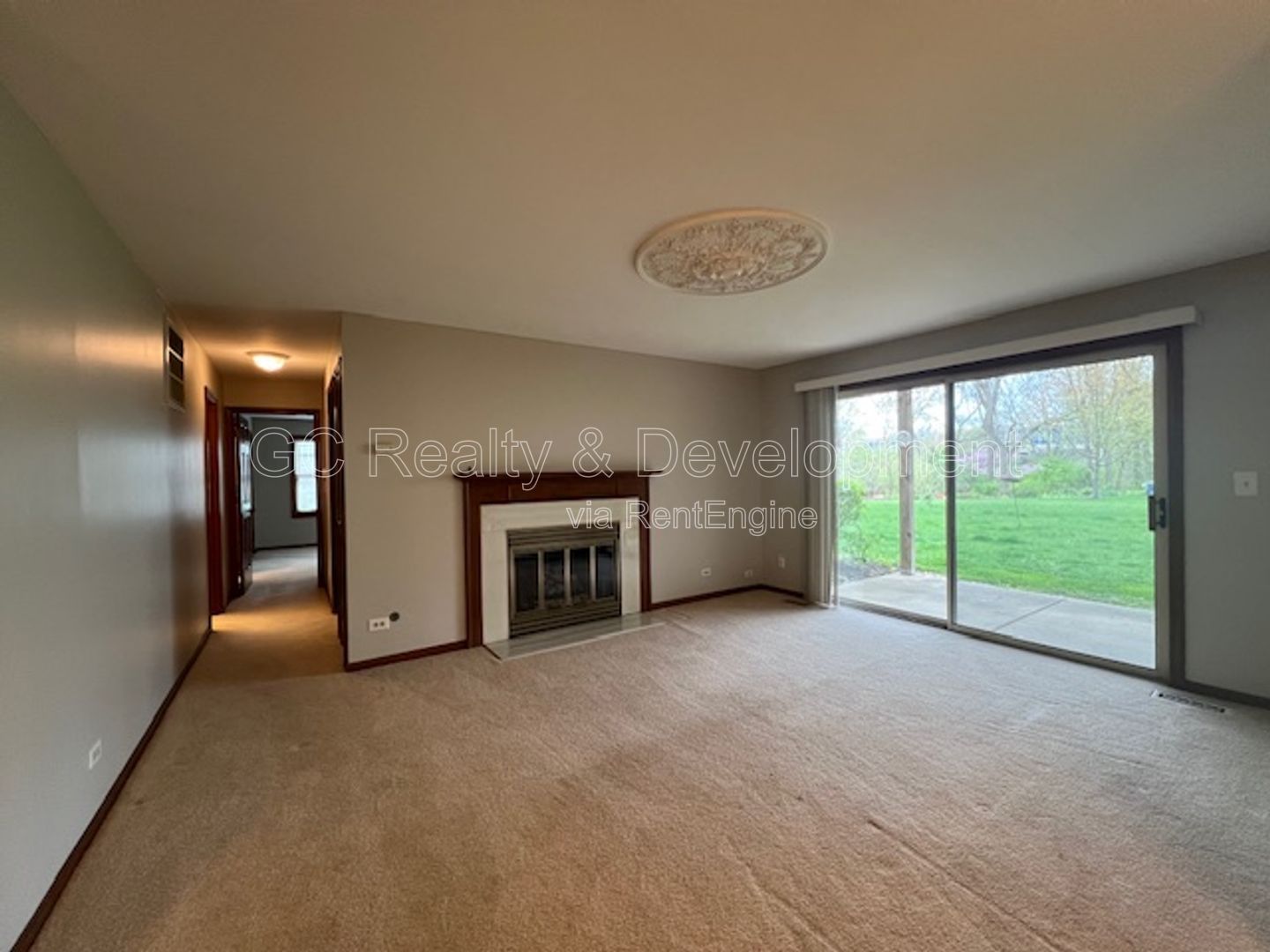 *** WINFIELD / 2 BDRM / 2 BTH / APPLIANCES INCL / LAUNDRY IN UNIT / ATTACHED CAR GARAGE / PET FRIENDLY*** property image