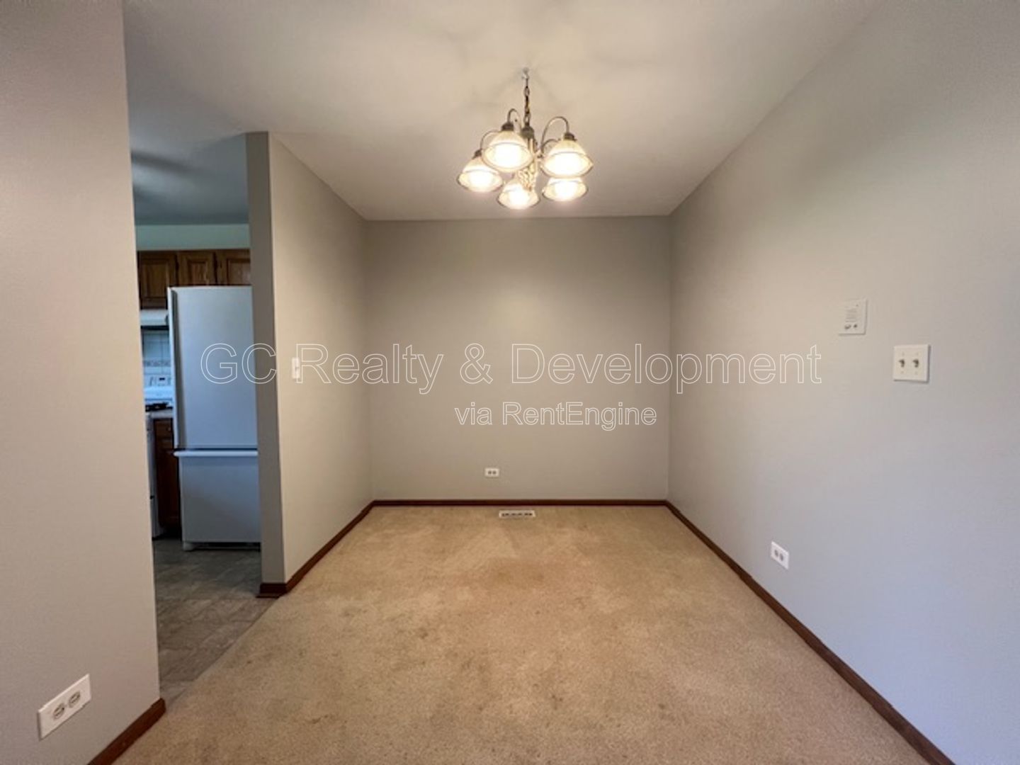 *** WINFIELD / 2 BDRM / 2 BTH / APPLIANCES INCL / LAUNDRY IN UNIT / ATTACHED CAR GARAGE / PET FRIENDLY*** property image