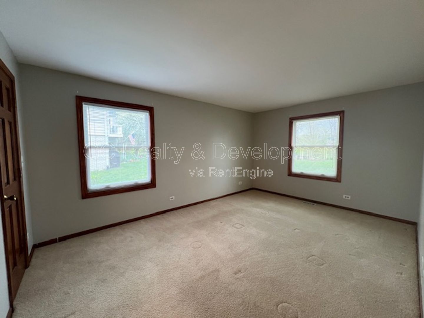 *** WINFIELD / 2 BDRM / 2 BTH / APPLIANCES INCL / LAUNDRY IN UNIT / ATTACHED CAR GARAGE / PET FRIENDLY*** property image