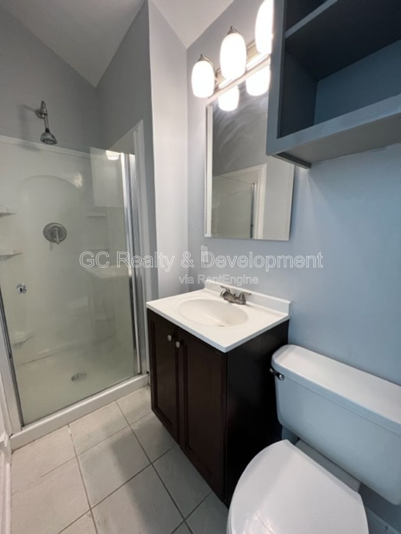 *** GREAT LEMONT LOCATION / SPACIOUS 1 BDRM / LAUNDRY IN UNIT / APPL INCL / PARKING INCL*** property image