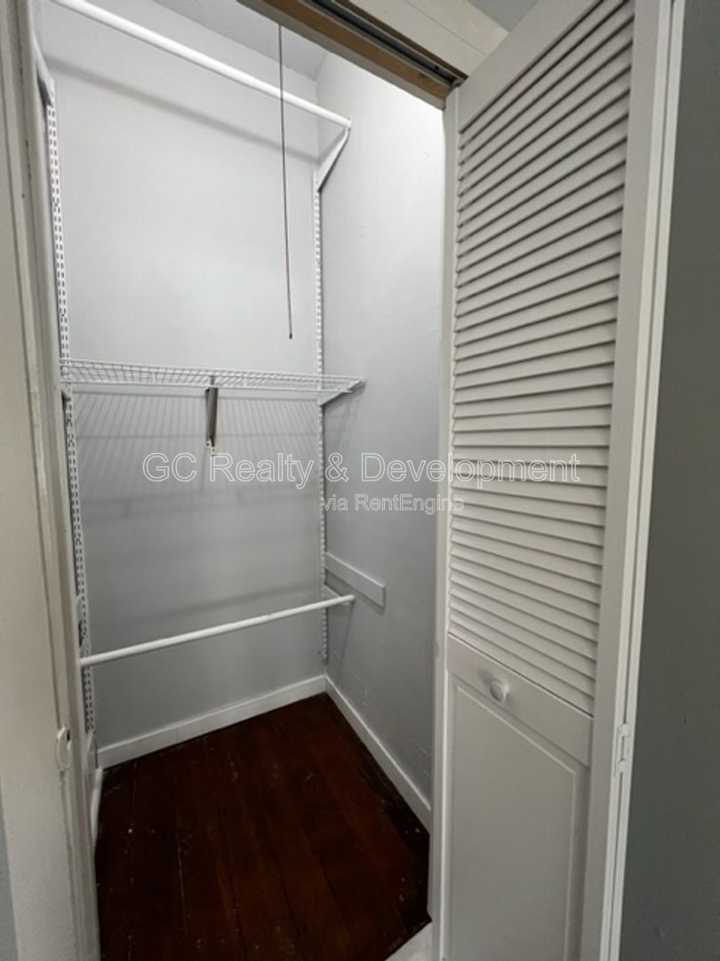 *** GREAT LEMONT LOCATION / SPACIOUS 1 BDRM / LAUNDRY IN UNIT / APPL INCL / PARKING INCL*** property image