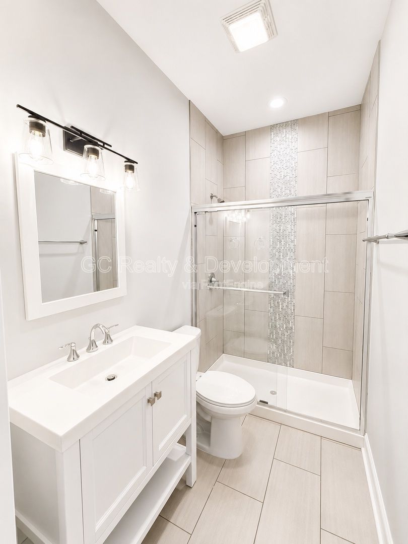 *** 3BDRM - 2 BTH / LAUNDRY IN UNIT / CENTRAL AC / SS APPL / PARKING INCL *** property image