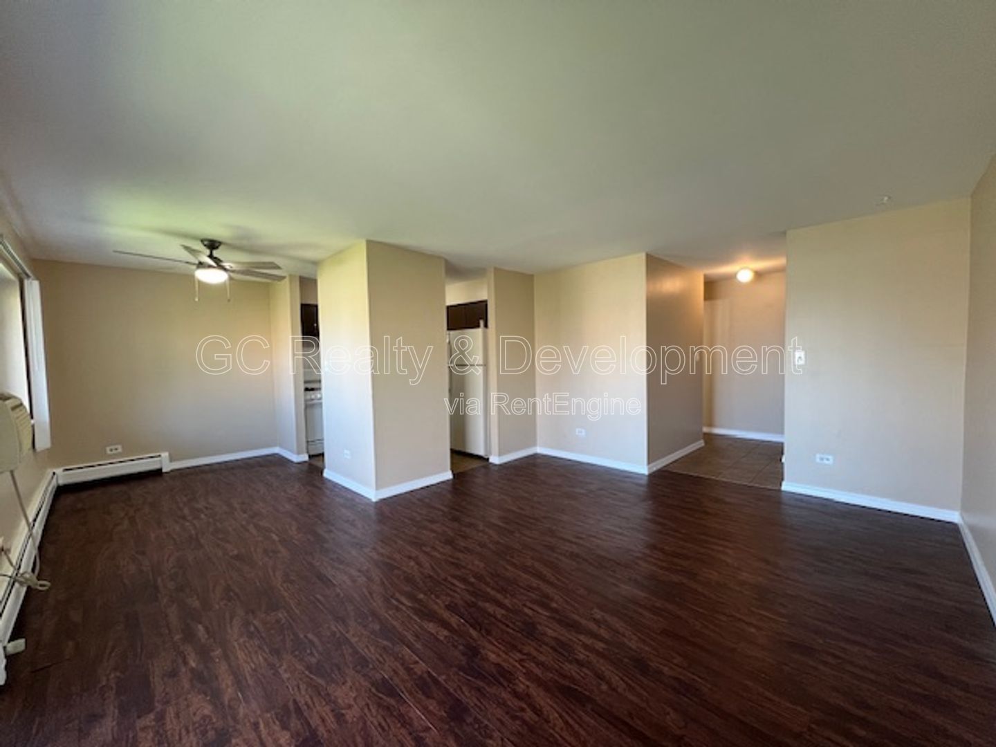 *** 1 BDRM / HEAT INCLUDED!! / TENANT PAYS ELECTRIC ONLY / BALCONY / 2 PARKING SPACES*** property image