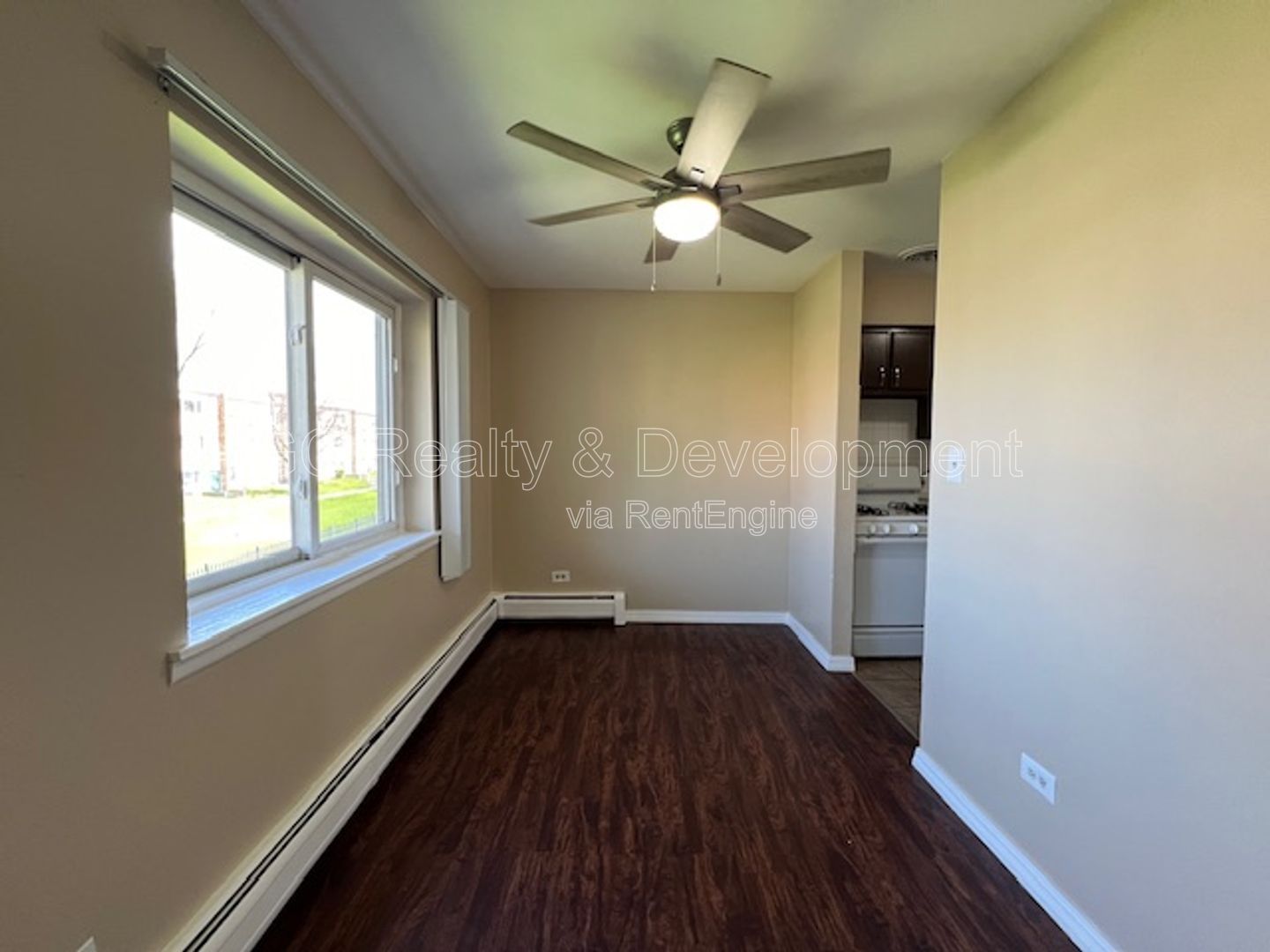 *** 1 BDRM / HEAT INCLUDED!! / TENANT PAYS ELECTRIC ONLY / BALCONY / 2 PARKING SPACES*** property image
