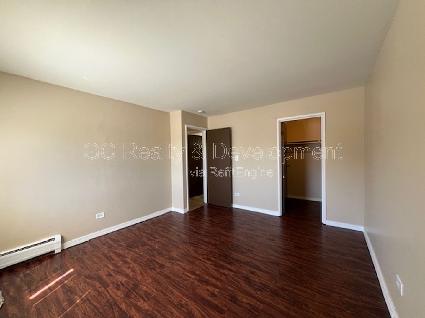 *** 1 BDRM / HEAT INCLUDED!! / TENANT PAYS ELECTRIC ONLY / BALCONY / 2 PARKING SPACES*** property image