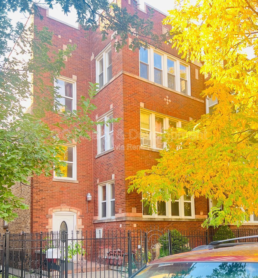 ***CHICAGO LAWN NEIGHBOORHOOD / 2 BDRM - 1 BTH / CENTRAL AIR / APPL INCL / STREET PARKING*** property image