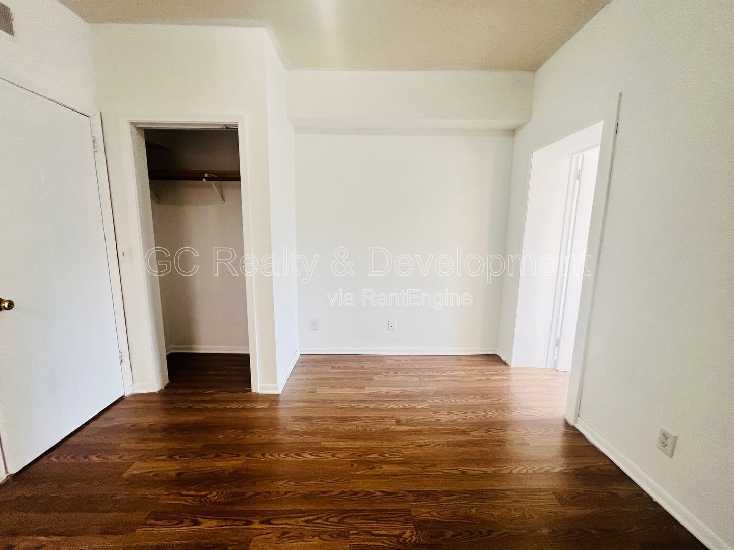 ***CHICAGO LAWN NEIGHBOORHOOD / 2 BDRM - 1 BTH / CENTRAL AIR / APPL INCL / STREET PARKING*** property image