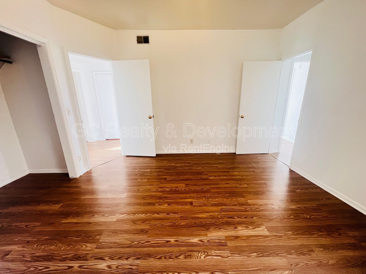 ***CHICAGO LAWN NEIGHBOORHOOD / 2 BDRM - 1 BTH / CENTRAL AIR / APPL INCL / STREET PARKING*** property image