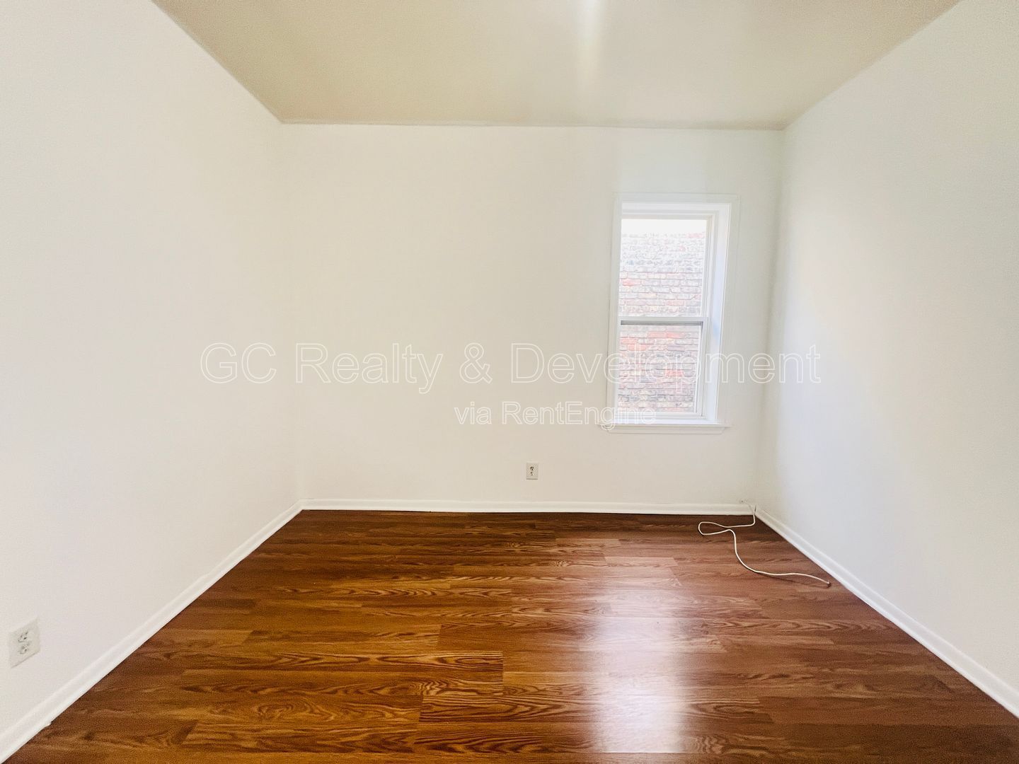 ***CHICAGO LAWN NEIGHBOORHOOD / 2 BDRM - 1 BTH / CENTRAL AIR / APPL INCL / STREET PARKING*** property image