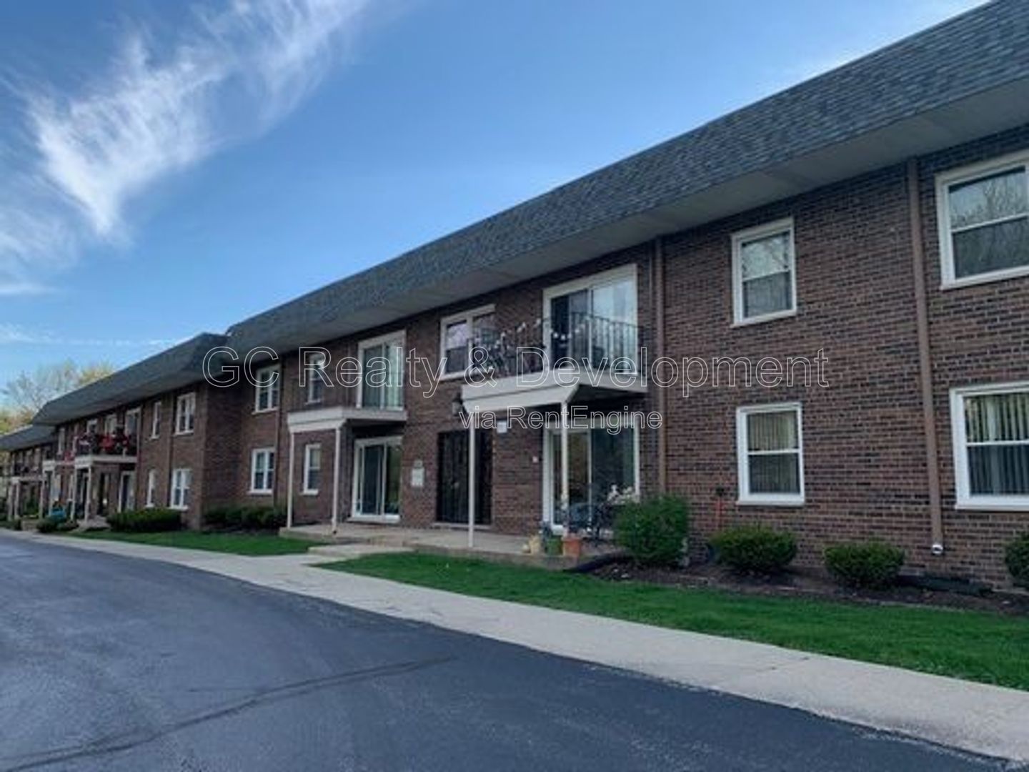 ***2 BDRM / UPDATED UNIT / W&D IN BUILDING / PETS ALLOWED / LOTS OF CLOSET SPACE*** property image