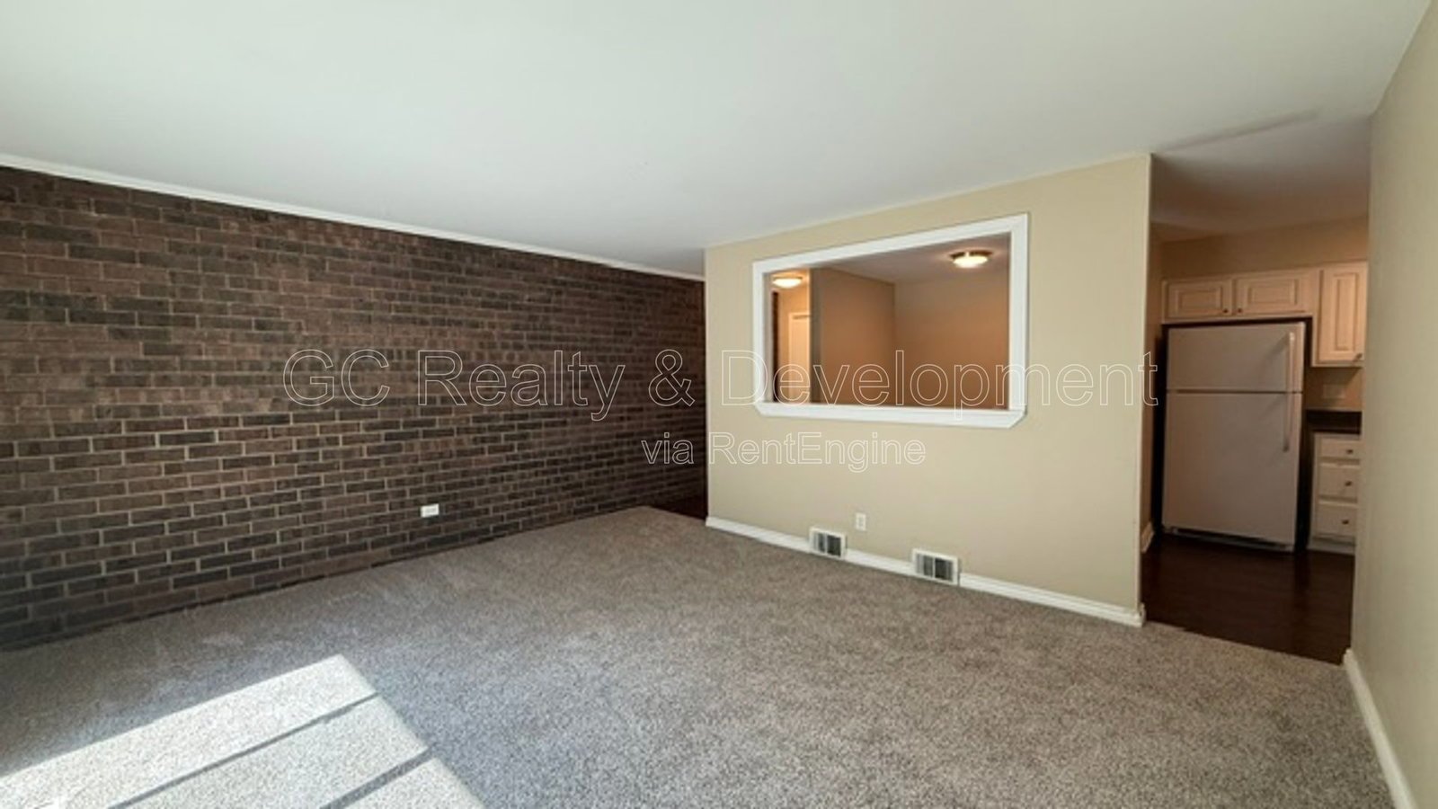***2 BDRM / UPDATED UNIT / W&D IN BUILDING / PETS ALLOWED / LOTS OF CLOSET SPACE*** property image