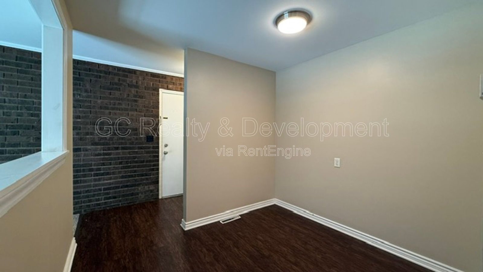 ***2 BDRM / UPDATED UNIT / W&D IN BUILDING / PETS ALLOWED / LOTS OF CLOSET SPACE*** property image