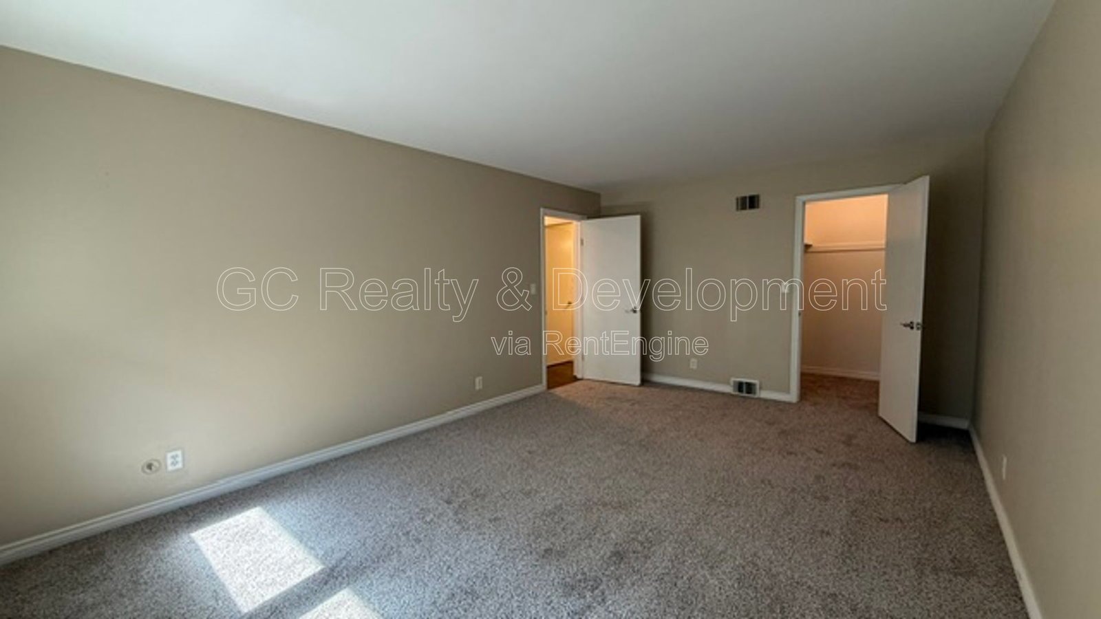 ***2 BDRM / UPDATED UNIT / W&D IN BUILDING / PETS ALLOWED / LOTS OF CLOSET SPACE*** property image