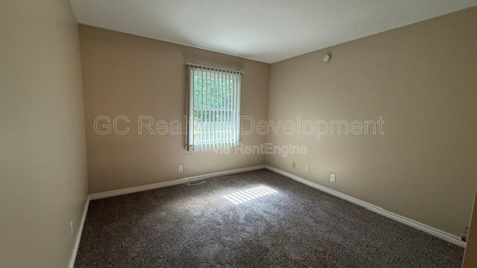 ***2 BDRM / UPDATED UNIT / W&D IN BUILDING / PETS ALLOWED / LOTS OF CLOSET SPACE*** property image