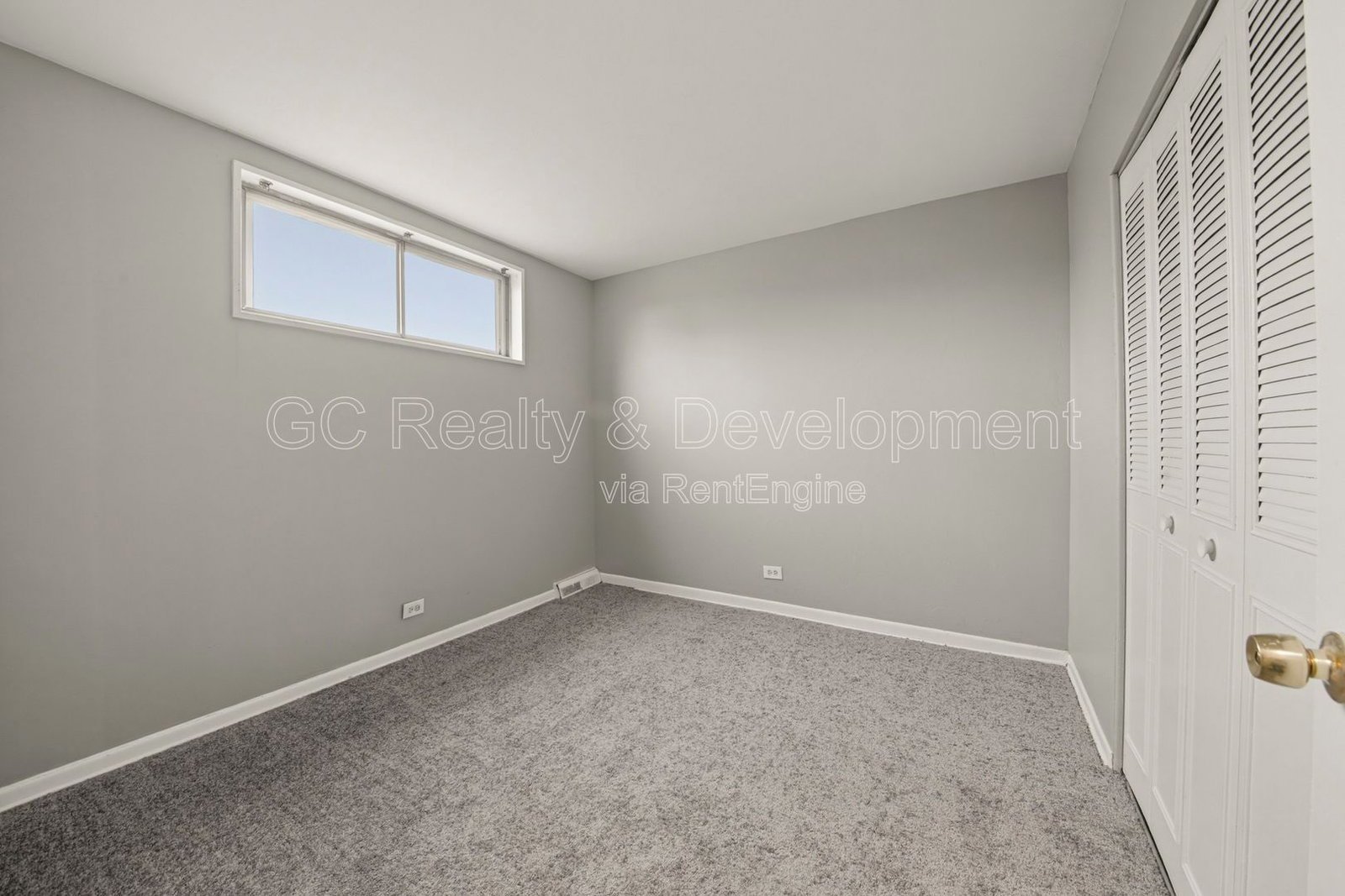 *** 3 BDRM - 2 BTH  / PET FRIENDLY / IN UNIT LAUNDRY / ASSIGNED PARKING *** property image