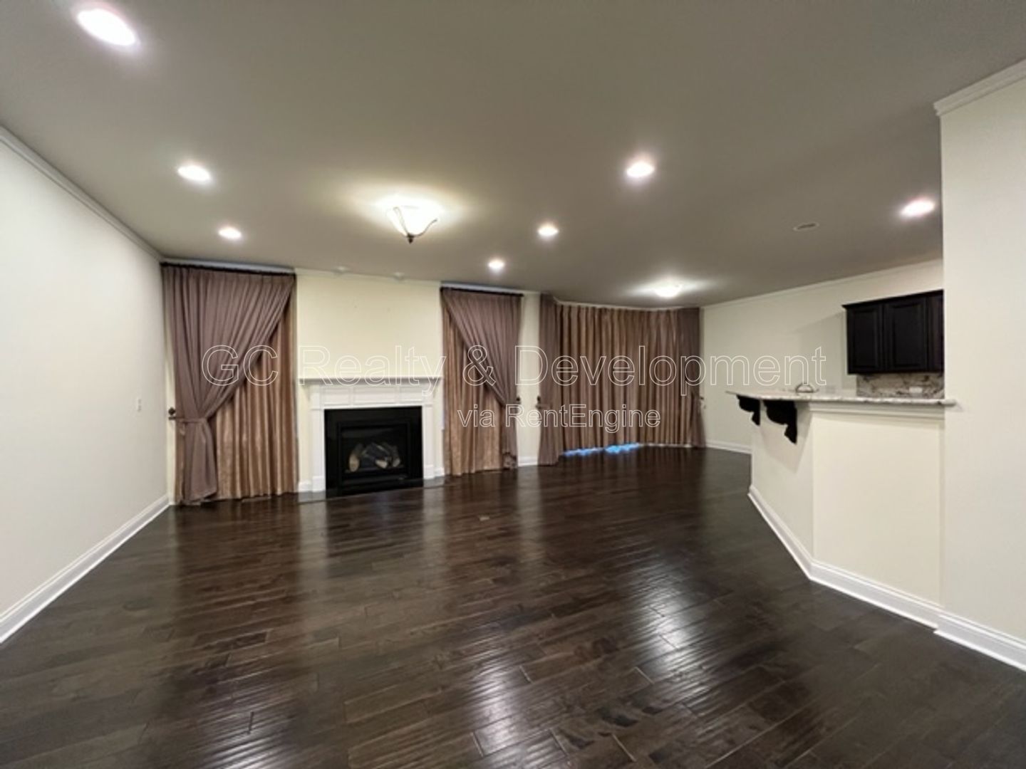 *** 204 SCHOOL DISTRICT / 5 BDRM - 4 BTH / GOURMET KITCHEN W BREAKFAST BAR / FINISHED BSMT *** property image