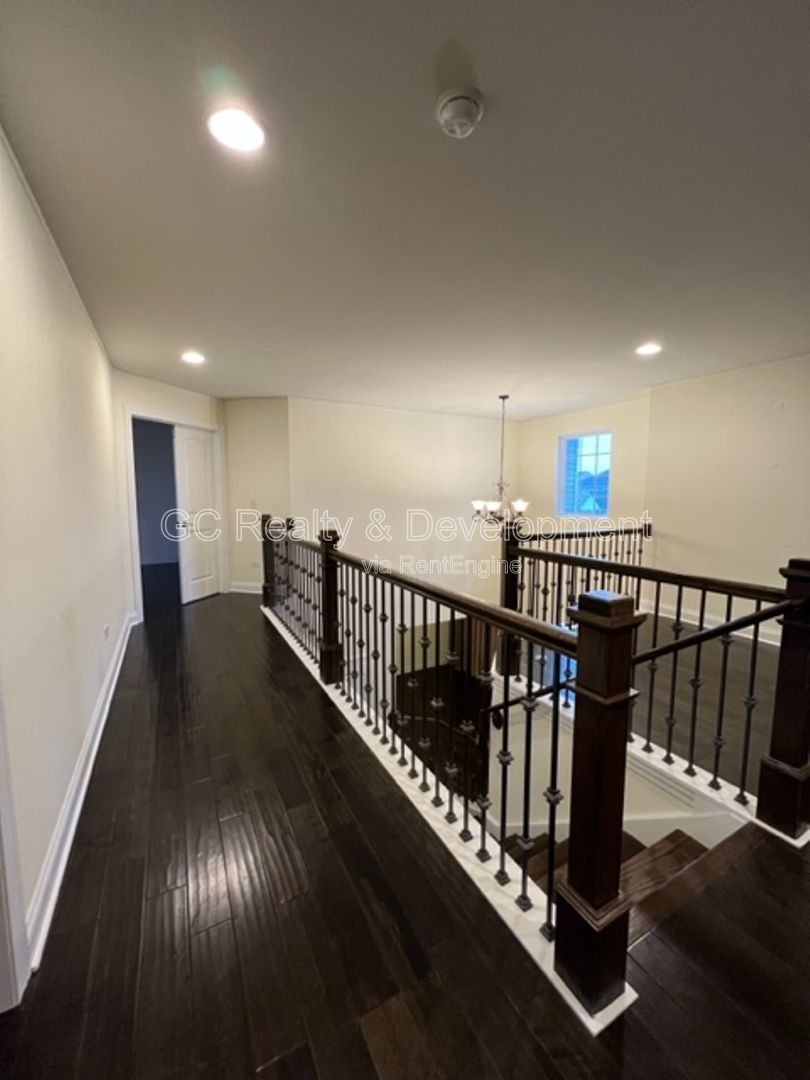 *** 204 SCHOOL DISTRICT / 5 BDRM - 4 BTH / GOURMET KITCHEN W BREAKFAST BAR / FINISHED BSMT *** property image
