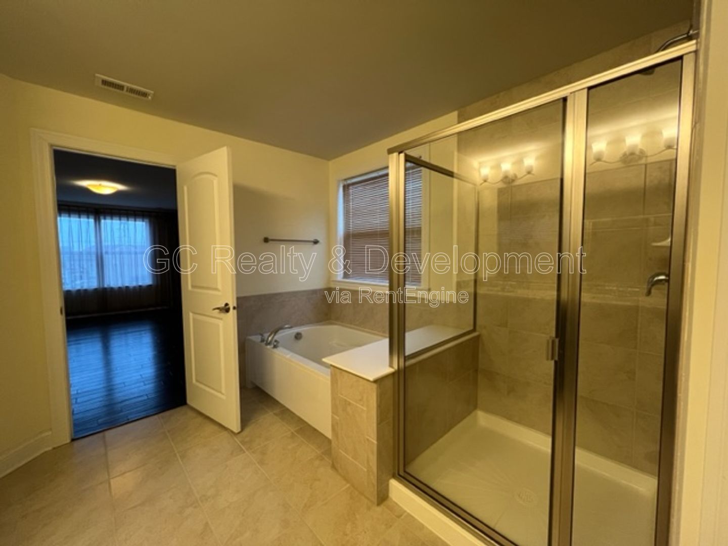 *** 204 SCHOOL DISTRICT / 5 BDRM - 4 BTH / GOURMET KITCHEN W BREAKFAST BAR / FINISHED BSMT *** property image