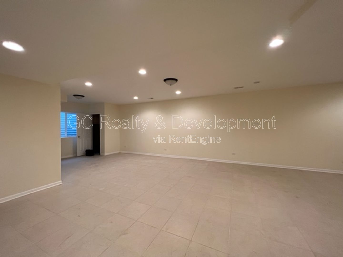 *** 204 SCHOOL DISTRICT / 5 BDRM - 4 BTH / GOURMET KITCHEN W BREAKFAST BAR / FINISHED BSMT *** property image