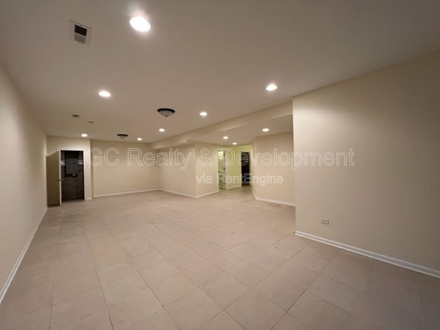 *** 204 SCHOOL DISTRICT / 5 BDRM - 4 BTH / GOURMET KITCHEN W BREAKFAST BAR / FINISHED BSMT *** property image