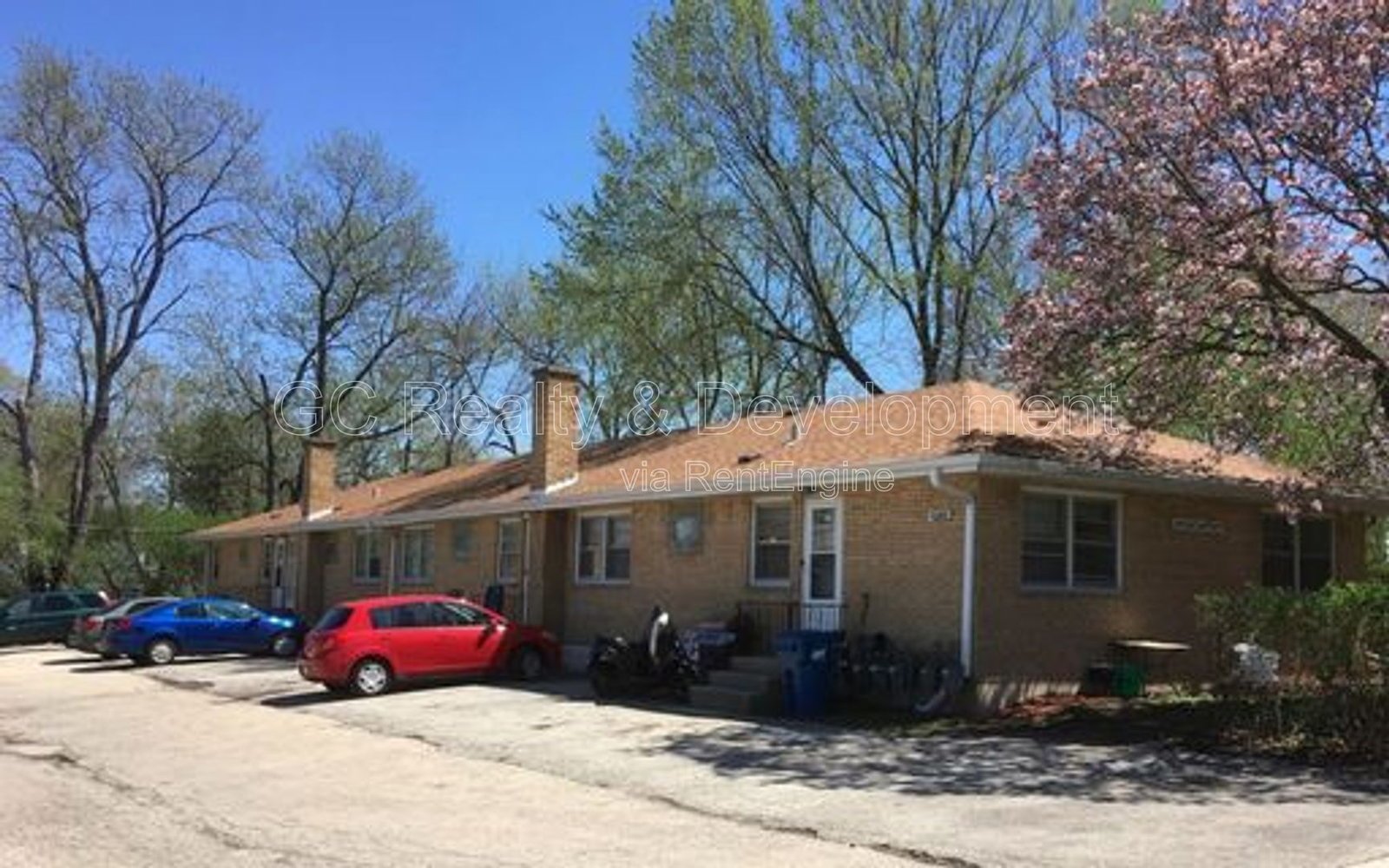 *** 2BR - 1BA / CENTRAL AIR / WALK TO TRAIN / PET FRIENDLY / COIN LAUNDRY ON SITE *** property image