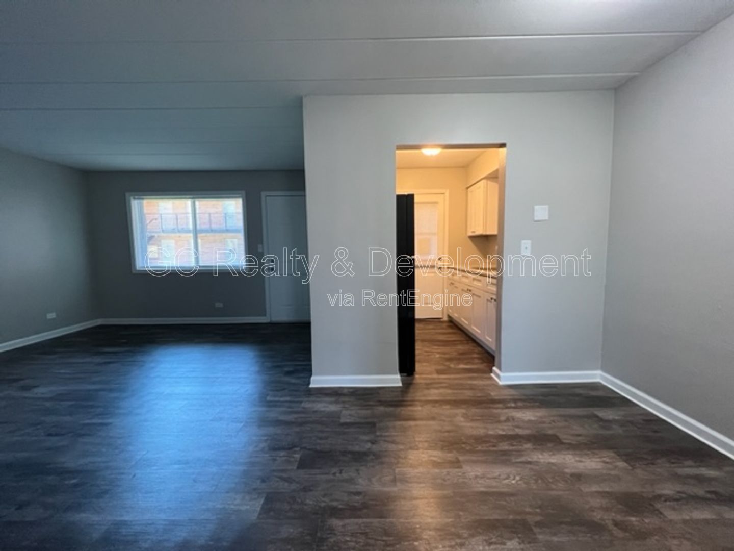 *** FULLY UPDATED / 1 BDRM / FIRST FLOOR UNIT / NEW APPLIANCES INCL / ONE PARKING SPACE *** property image